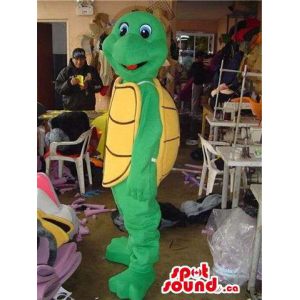 Green Turtle mascote com um...