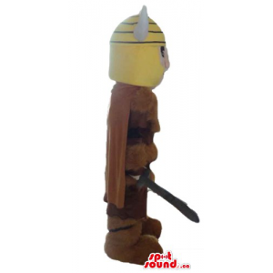 Vikingo en un vestido de...