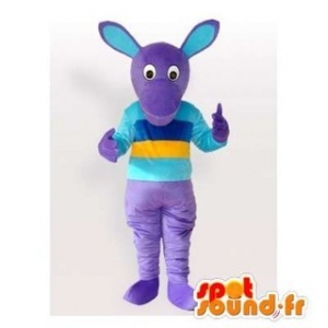 Mascotte du jour chez SPOTSOUND: Mascotte de kangourou violet habillé en bleu et jaune . Découvrez les mascottes @spotsound_mascots #mascotte #mascottes #marketing #costume #spotsound #personalisé #streetmarketing #guerillamarketing #publicité . Lien: https://www.spotsound.fr/fr/6311-mascotte-de-kangourou-violet-habillé-en-bleu-et-jaune.html