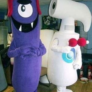 Mascotte du jour chez SPOTSOUND: Mascottes d'extra terrestres violets et blancs. Pack de 2 . Découvrez les mascottes @spotsound_mascots #mascotte #mascottes #marketing #costume #spotsound #personalisé #streetmarketing #guerillamarketing #publicité . Lien: https://www.spotsound.fr/fr/4851-mascottes-d-extra-terrestres-violets-et-blancs-pack-de-2.html