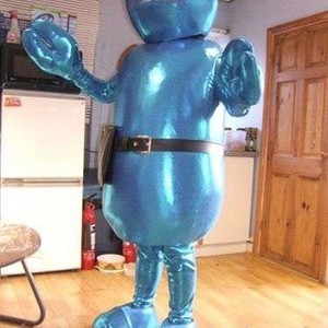 Mascotte du jour chez SPOTSOUND: Mascotte de créature de l'espace bleue. Costume futuriste . Découvrez les mascottes @spotsound_mascots #mascotte #mascottes #marketing #costume #spotsound #personalisé #streetmarketing #guerillamarketing #publicité . Lien: https://www.spotsound.fr/fr/4836-mascotte-de-créature-de-l-espace-bleue-costume-futuriste.html