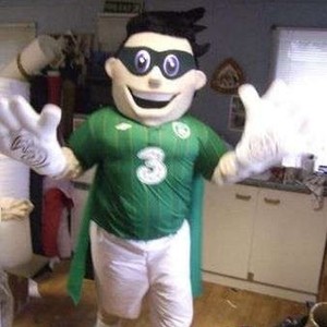 Mascotte du jour chez SPOTSOUND: Mascotte de sportif vert et blanc avec un masque noir . Découvrez les mascottes @spotsound_mascots #mascotte #mascottes #marketing #costume #spotsound #personalisé #streetmarketing #guerillamarketing #publicitért . Lien: https://www.spotsound.fr/fr/4835-mascotte-de-sportif-vert-et-blanc-avec-un-masque-noir.html